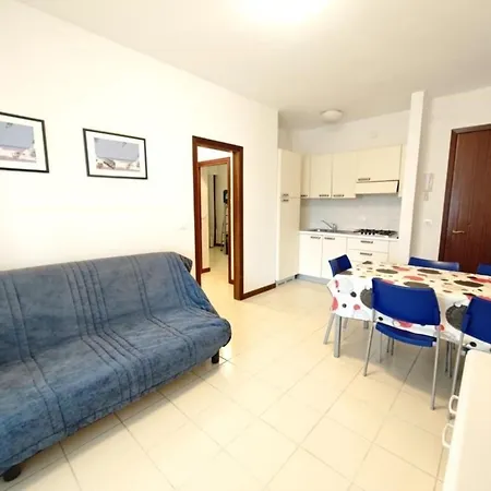 Fully Renovated Near The Sea